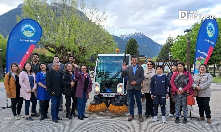 Municipio de Aysén adquirió barredora para gestión de residuos