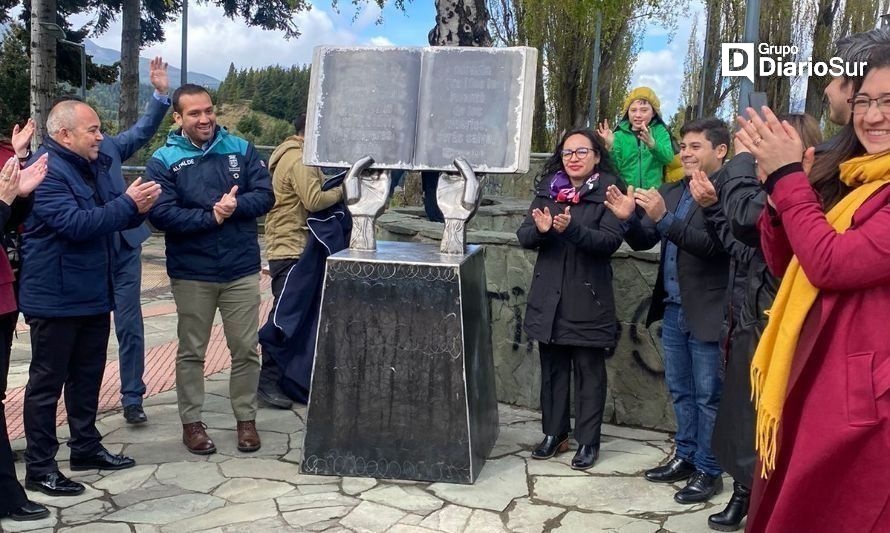 Con caravana y monumento a la Biblia evangélicos celebraron su día