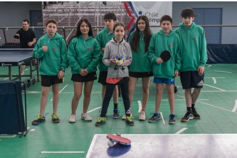 Destacan participación de jóvenes tenimesistas de Coyhaique en torneos zonales de Osorno y Valdivia