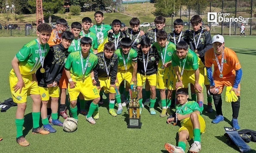 Baquedano y Sub 17 de Coyhaique levantaron las copas regionales