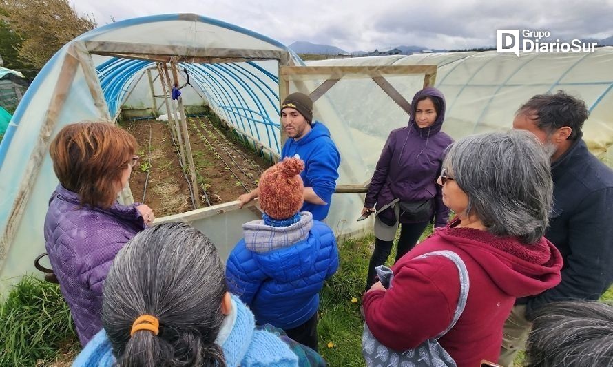 Madres cuidadoras de Teletón visitaron huerto agroecológico