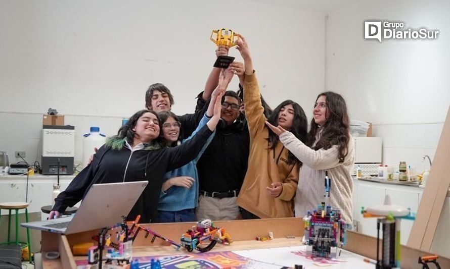 Liceo Altos del MacKay ganó competencia escolar de robótica
