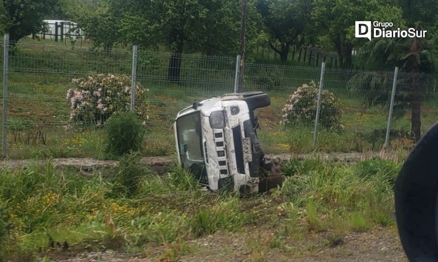 Un lesionado en volcamiento en ruta 240