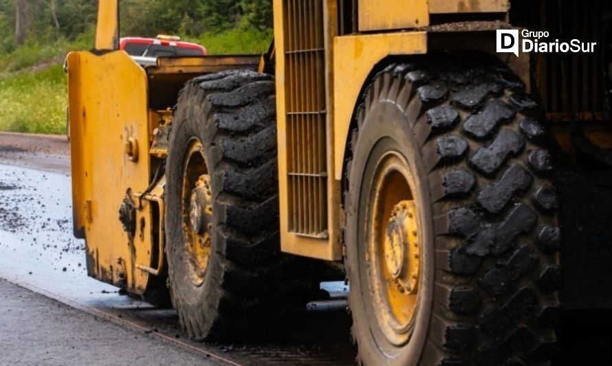 MOP y Vialidad se encargaron de despejar la ruta que se cortó tras caída de material rocoso. Crédito: Canva.com.