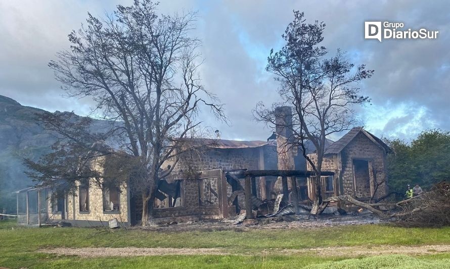 Incendio en lodge de Ñirehuao fue provocado por terceras personas