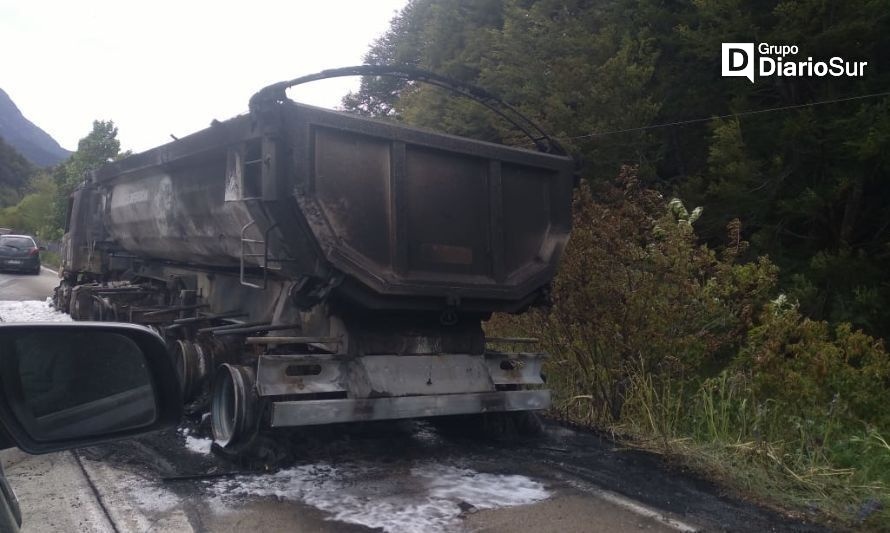 Chofer salvó ileso de incendio de camión