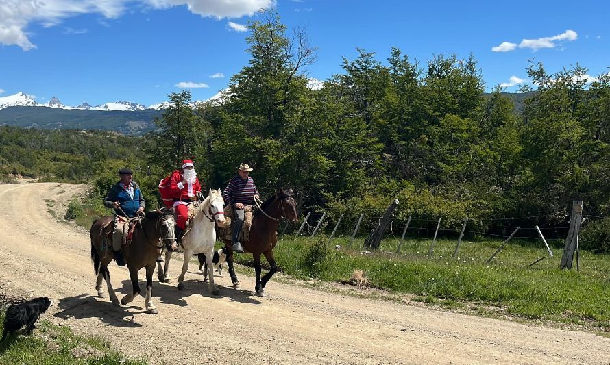 No hay impedimentos para el “pascuero”: llega a caballo a la tierra del Baker