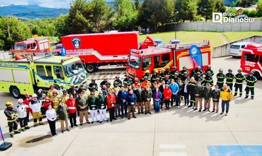 Gore Aysén hizo segunda entrega de material bomberil