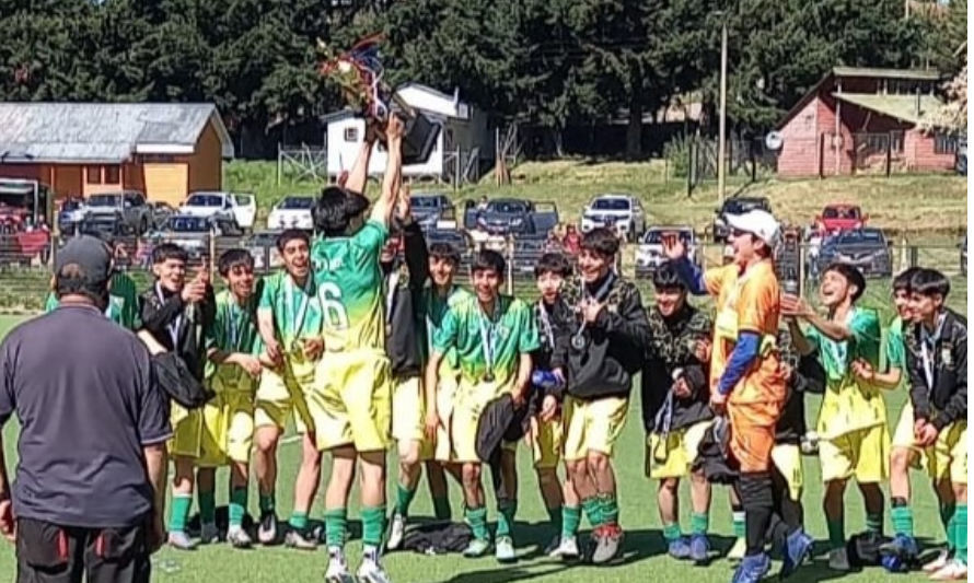 Sub-17 de Coyhaique se prepara para ir al Nacional Juvenil de Fútbol 