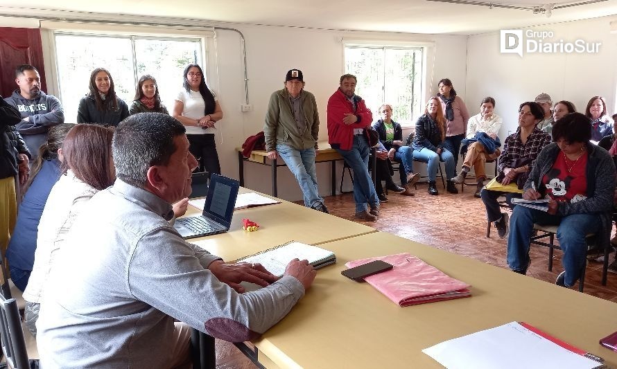 Autoridades resuelven dudas de la comunidad en Valle Laguna