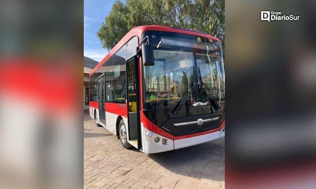 Presentan bus de transporte público para Coyhaique