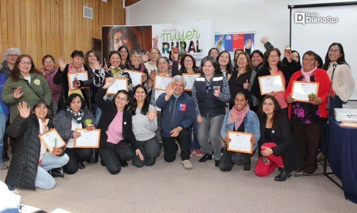 Distinguen a mujeres rurales beneficiadas de la “Escuela de Lideresas”