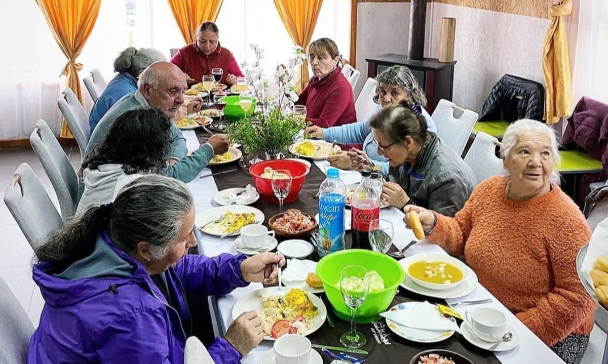 Villa O'Higgins reconoce a sus mujeres adultas mayores 