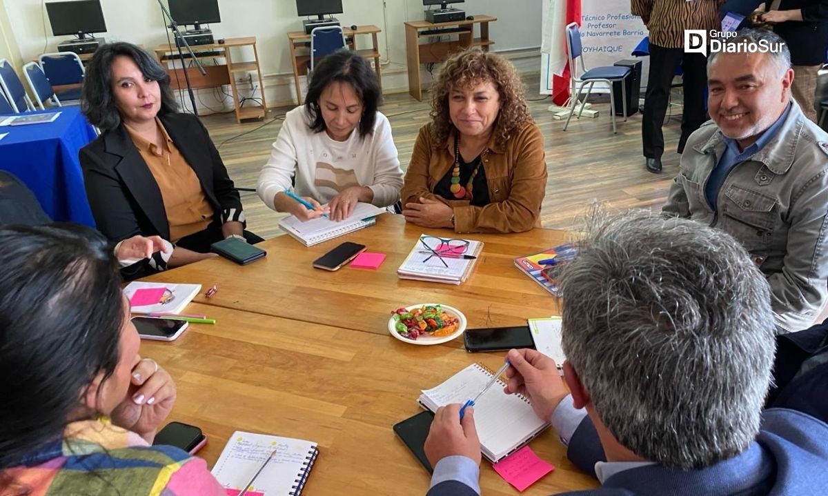 Realizan taller de análisis en Matemática a comunidades educativas de Coyhaique