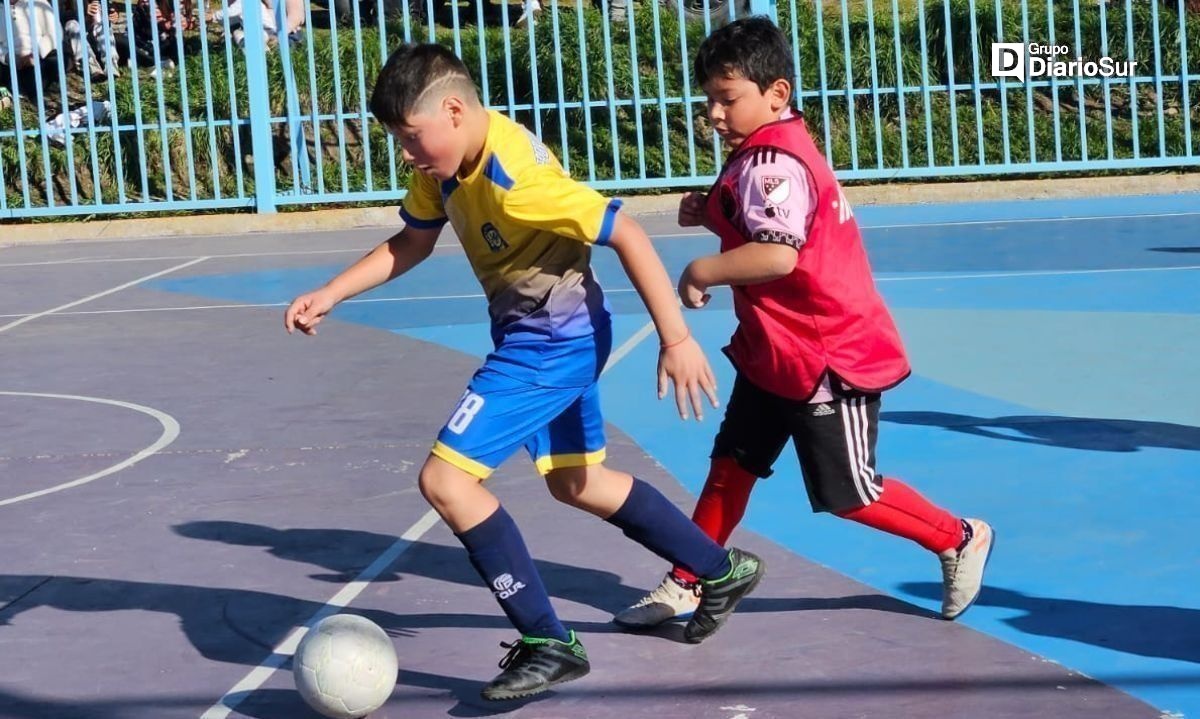 Carabineros realiza copa de fútbol siete para niños de Coyhaique
