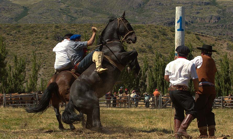 Vuelve el Festival Internacional de Jineteadas y Folclor de Río Ibáñez